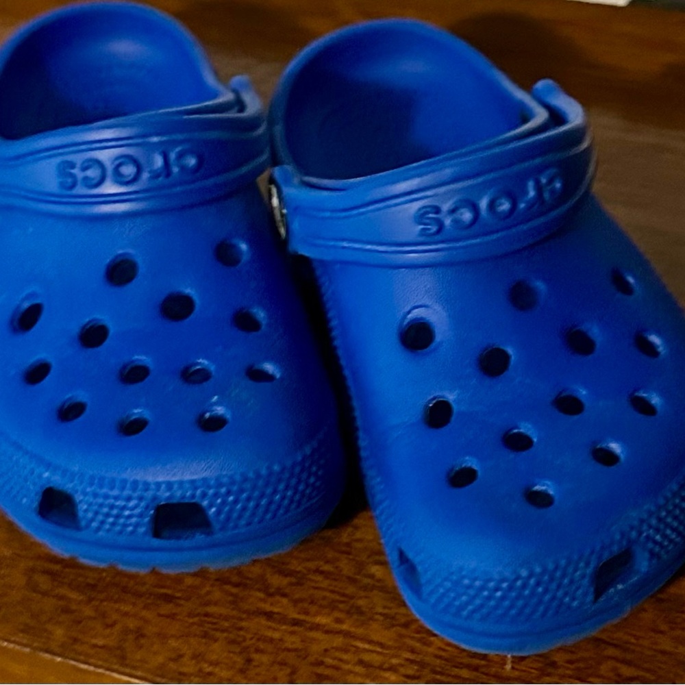 CROCS Kids Bold Blue Water Shoes
